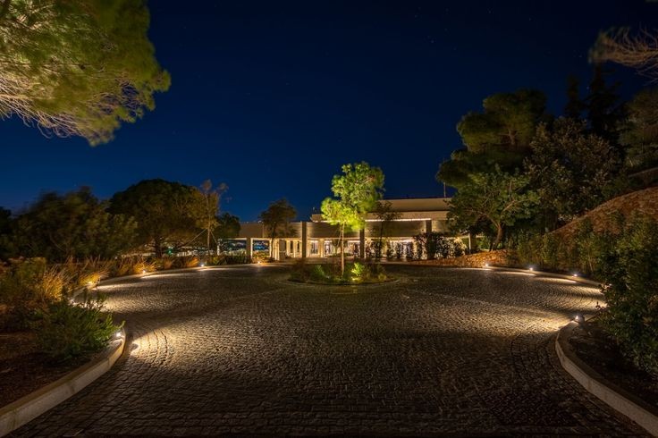 ILLUMINATING BRILLIANCE: EXPLORING MAJESTIC LIGHTING DESIGN
