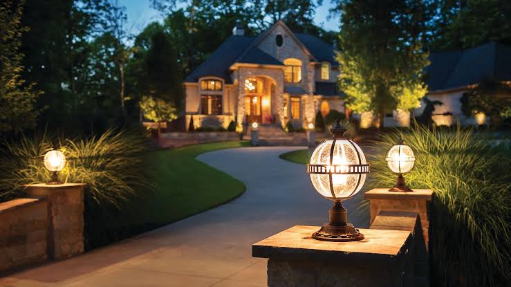accentuating architectural lighting strategies for buildings and structures